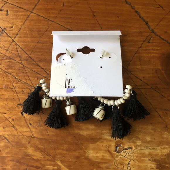 Chico's 2 Piece Beaded Fringe Set Earrings And Multi-Strand Magnetic Bracelet - Picture 16 of 16